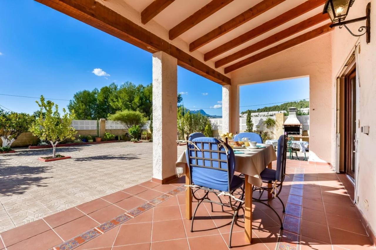 Villas Guzman Ismael Калпе Екстериор снимка